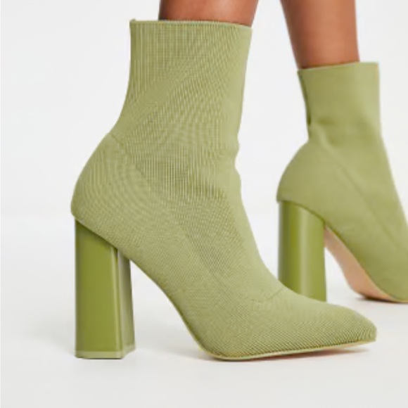 NWT Public Desire Exclusive Wide Fit Loyal Heel Sock Boots in Olive Knit - Picture 4 of 11